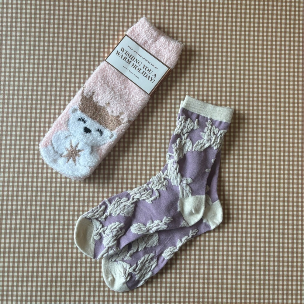 Bath & Body works lounge socks + unbranded socks.‎ One size. NEW